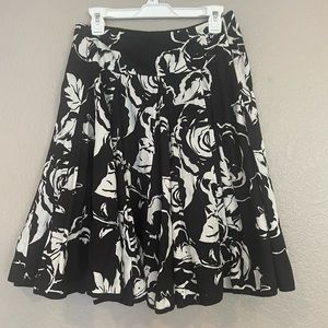 Lauren Ralph Lauren Women's Size 4 Black And White Color.